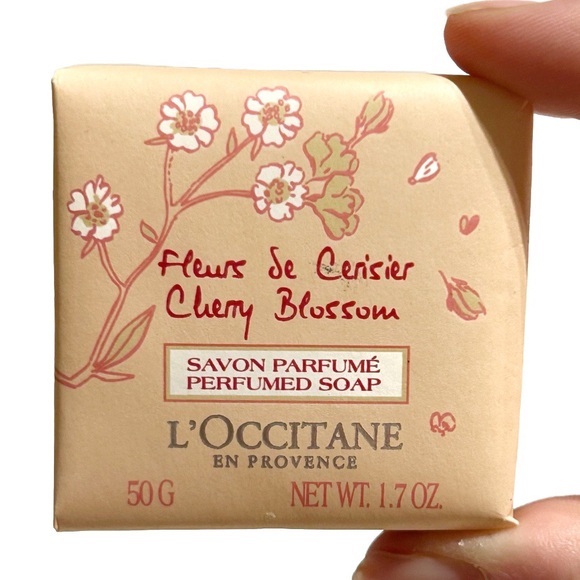 L’Occitane en Provence Fleurs de Cerisier Cherry Blossom Perfumed Soap Bar 50g - Picture 2 of 10